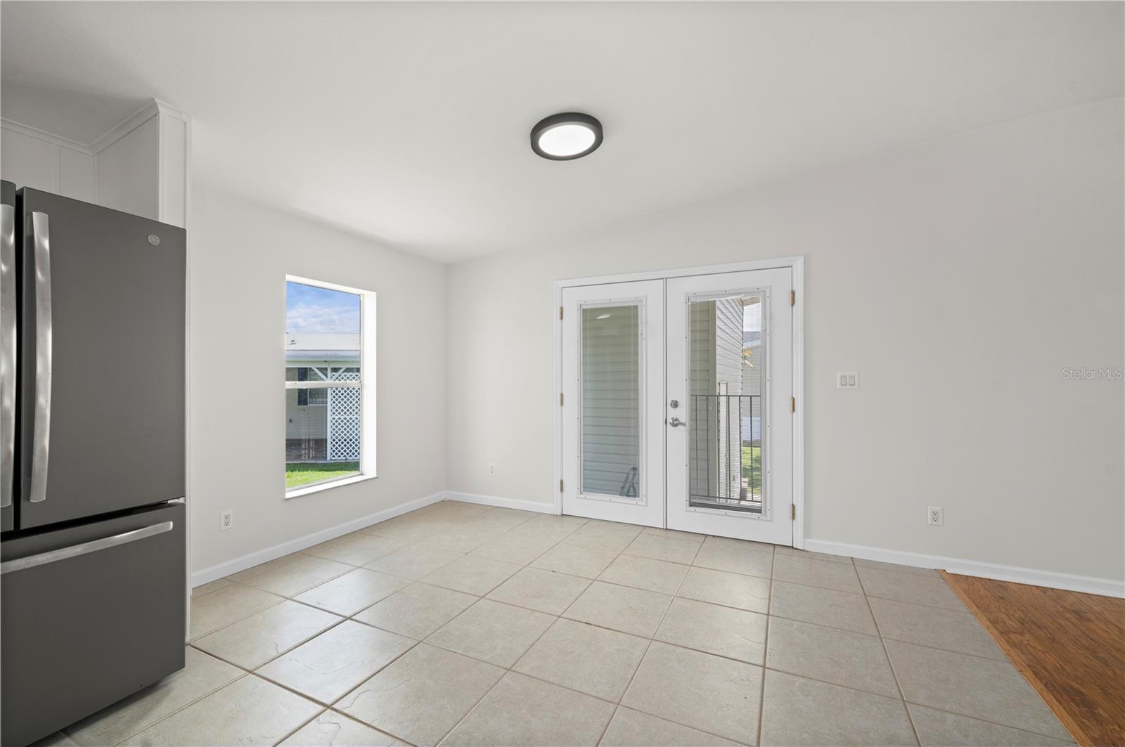 Image 9 of 62 For 1000 Kings Highway 111