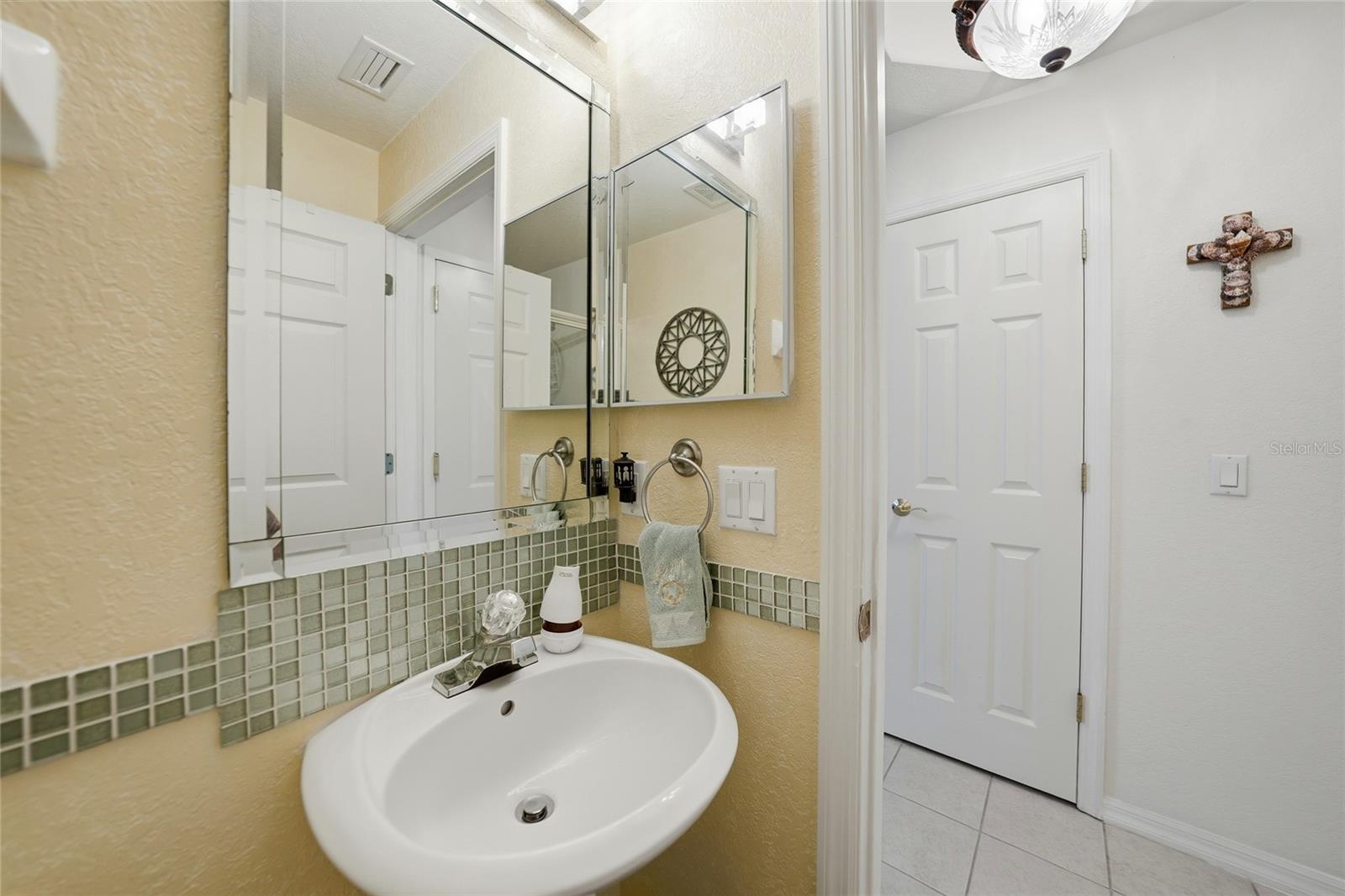 Image 26 of 53 For 255 End Drive 1308