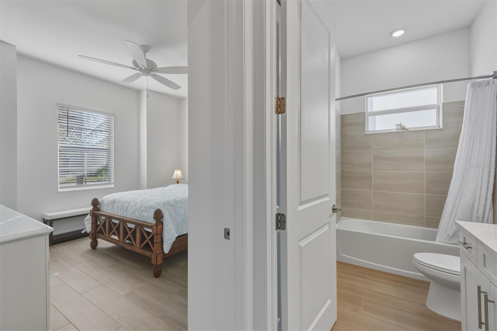 Image 10 of 57 For 13533 Blue Bay Circle