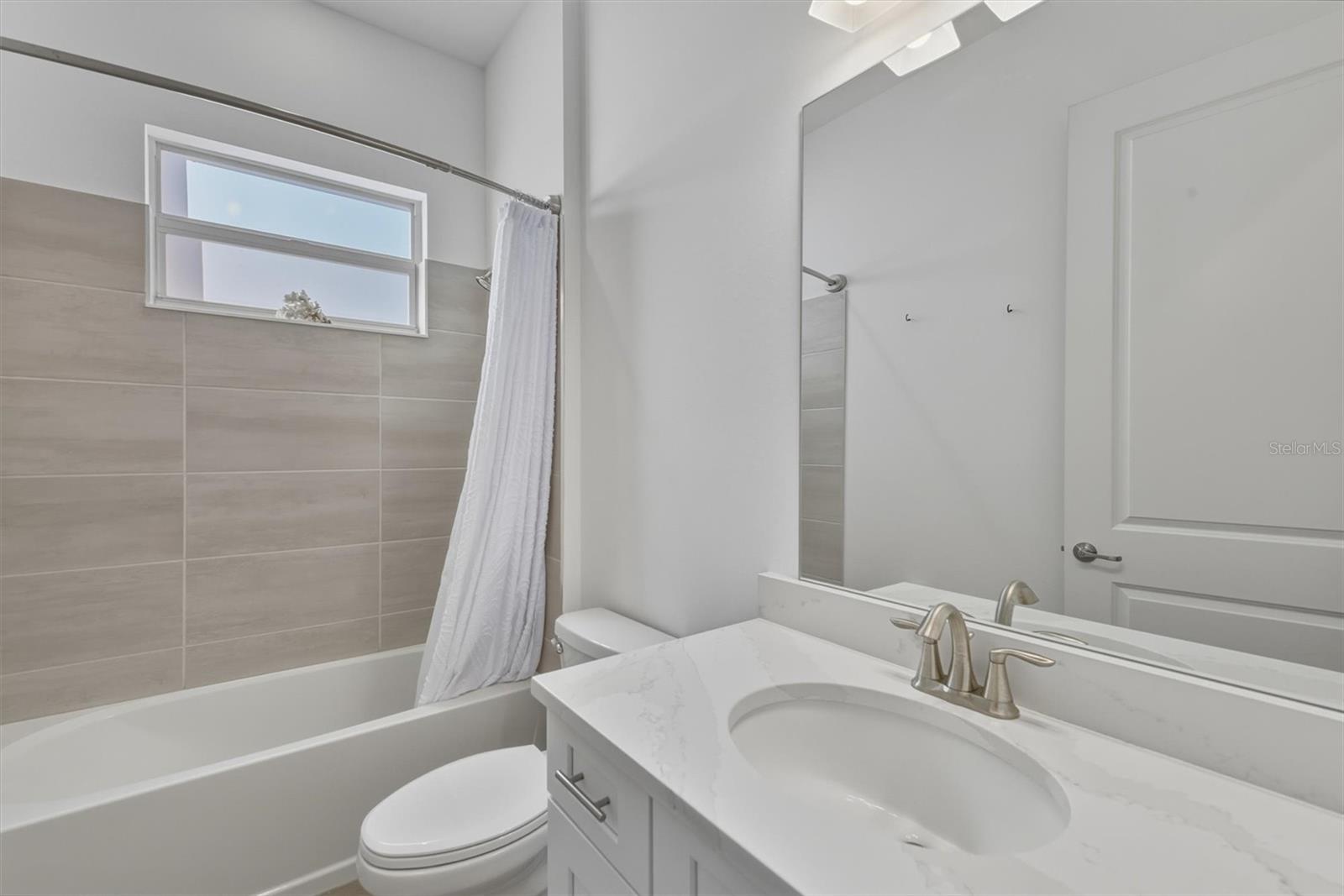 Image 11 of 57 For 13533 Blue Bay Circle