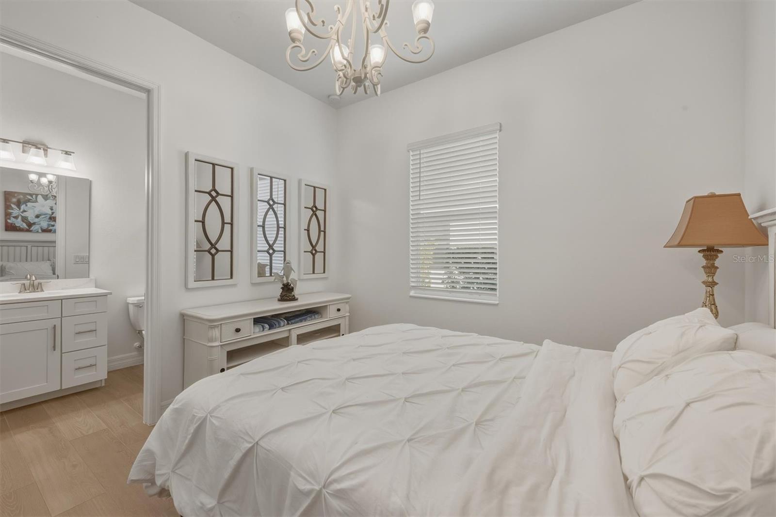 Image 21 of 57 For 13533 Blue Bay Circle