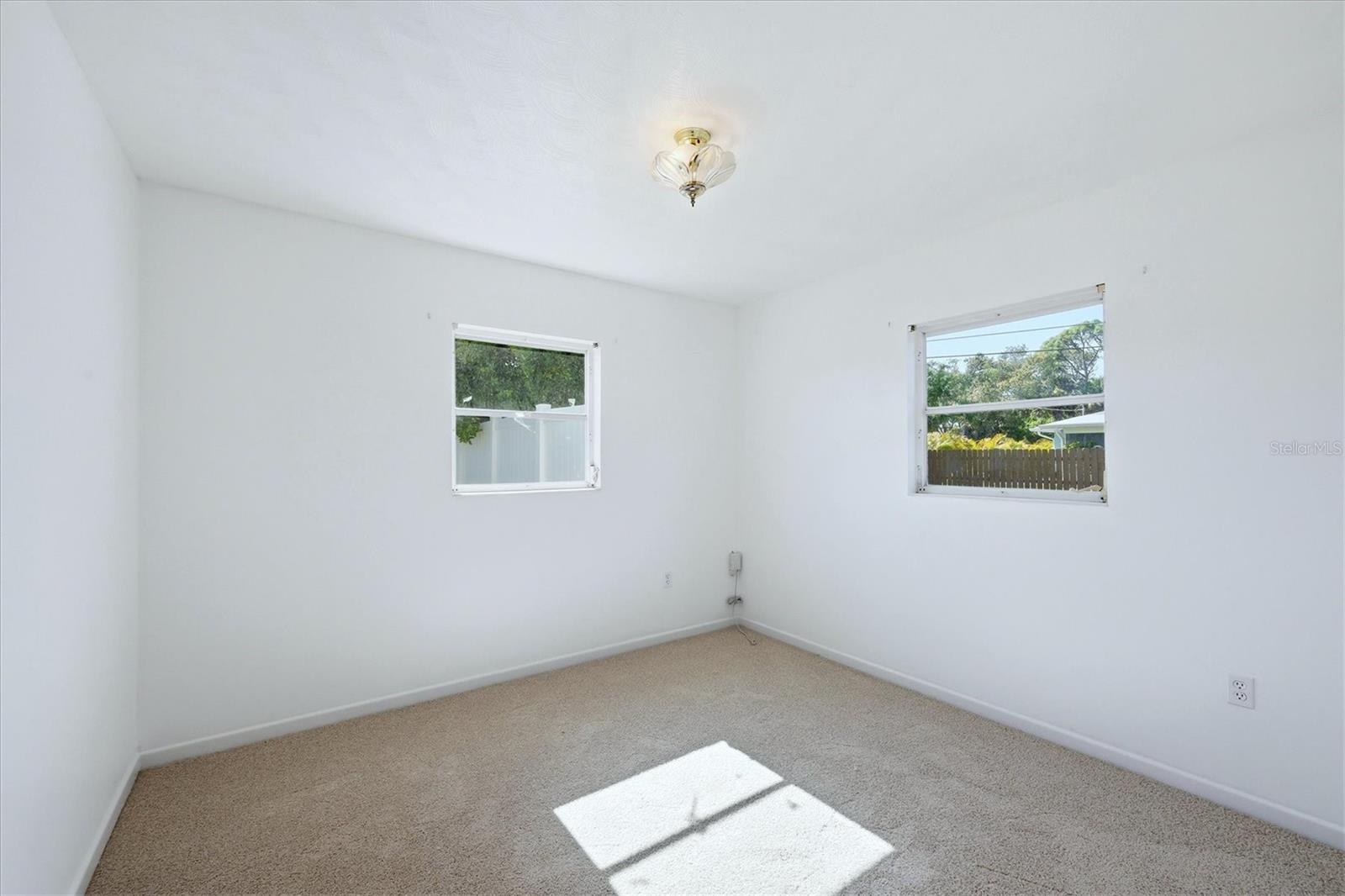 Image 16 of 51 For 270 Southland Road