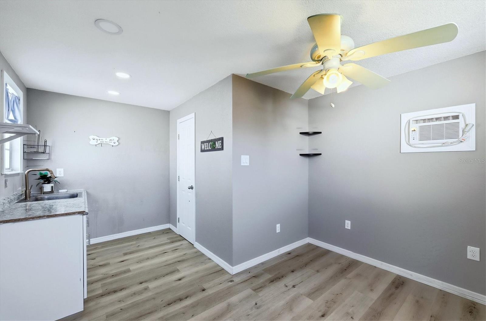 Image 19 of 51 For 270 Southland Road