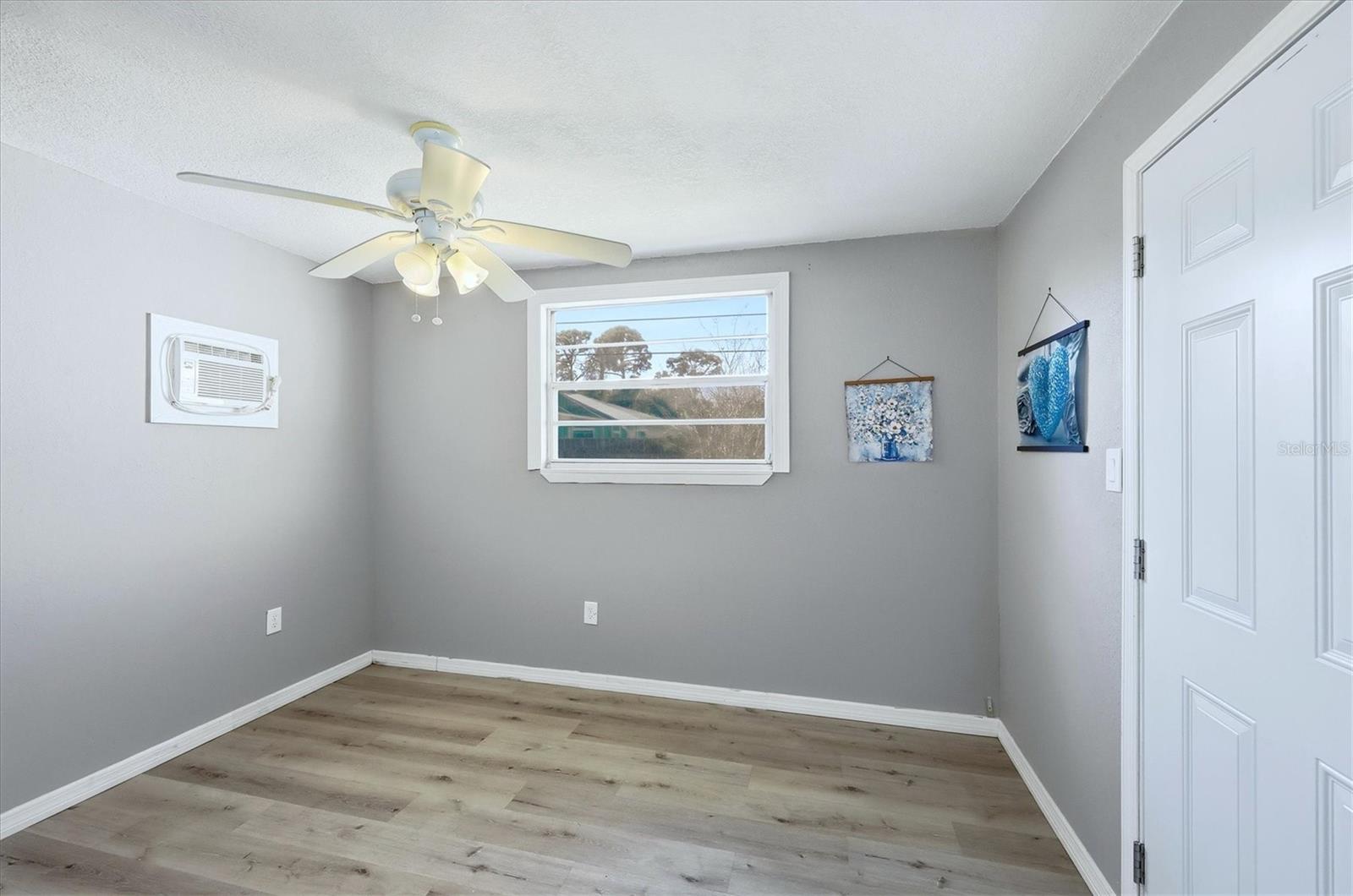 Image 20 of 51 For 270 Southland Road