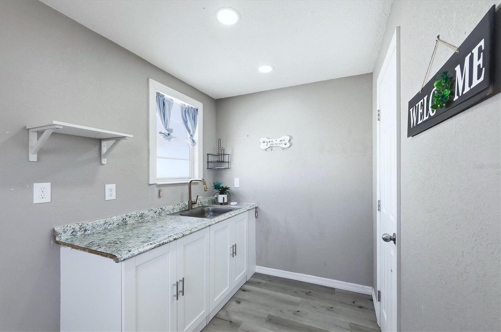 Image 22 of 51 For 270 Southland Road