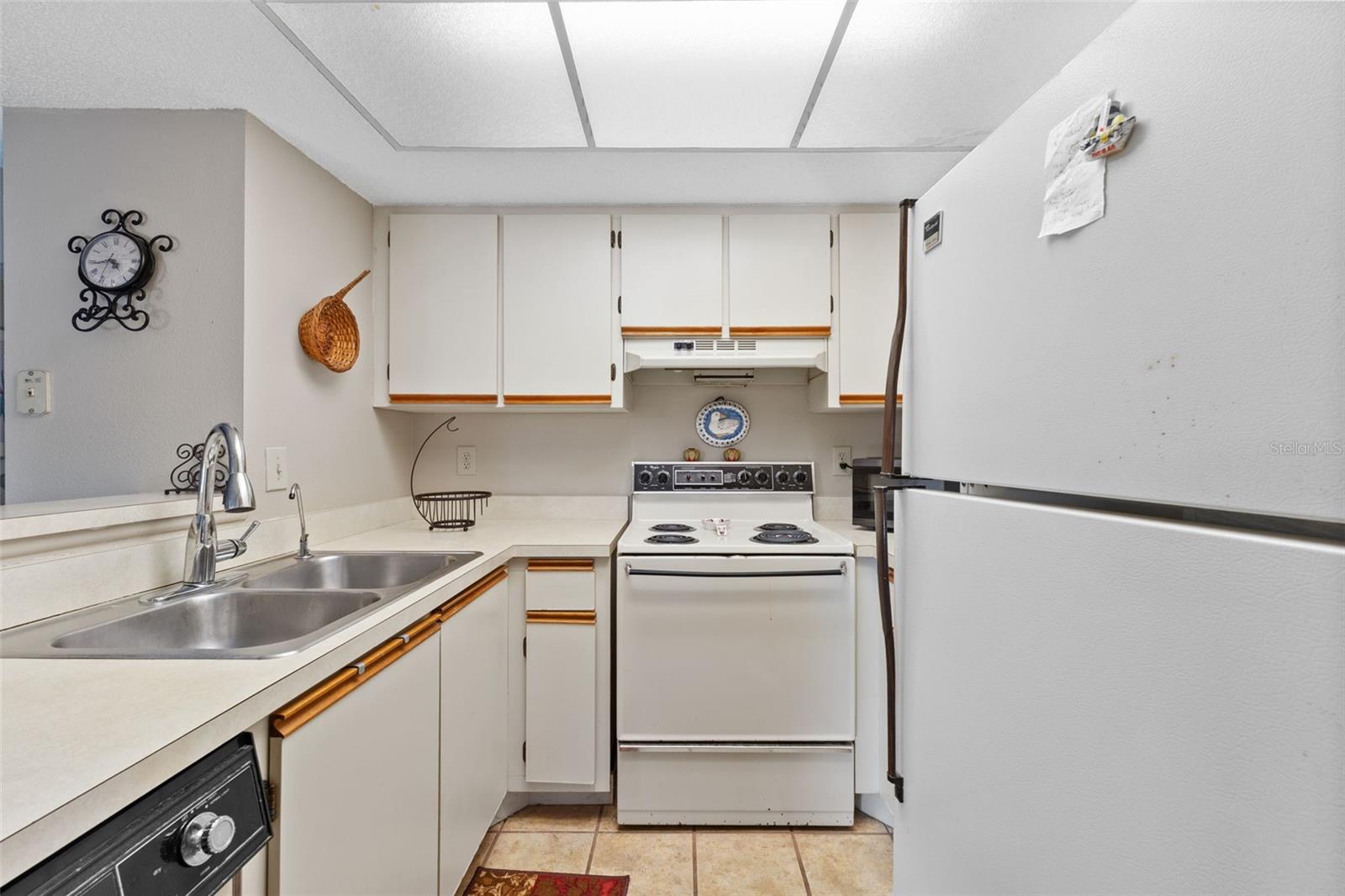 Image 10 of 36 For 19505 Quesada Avenue S208