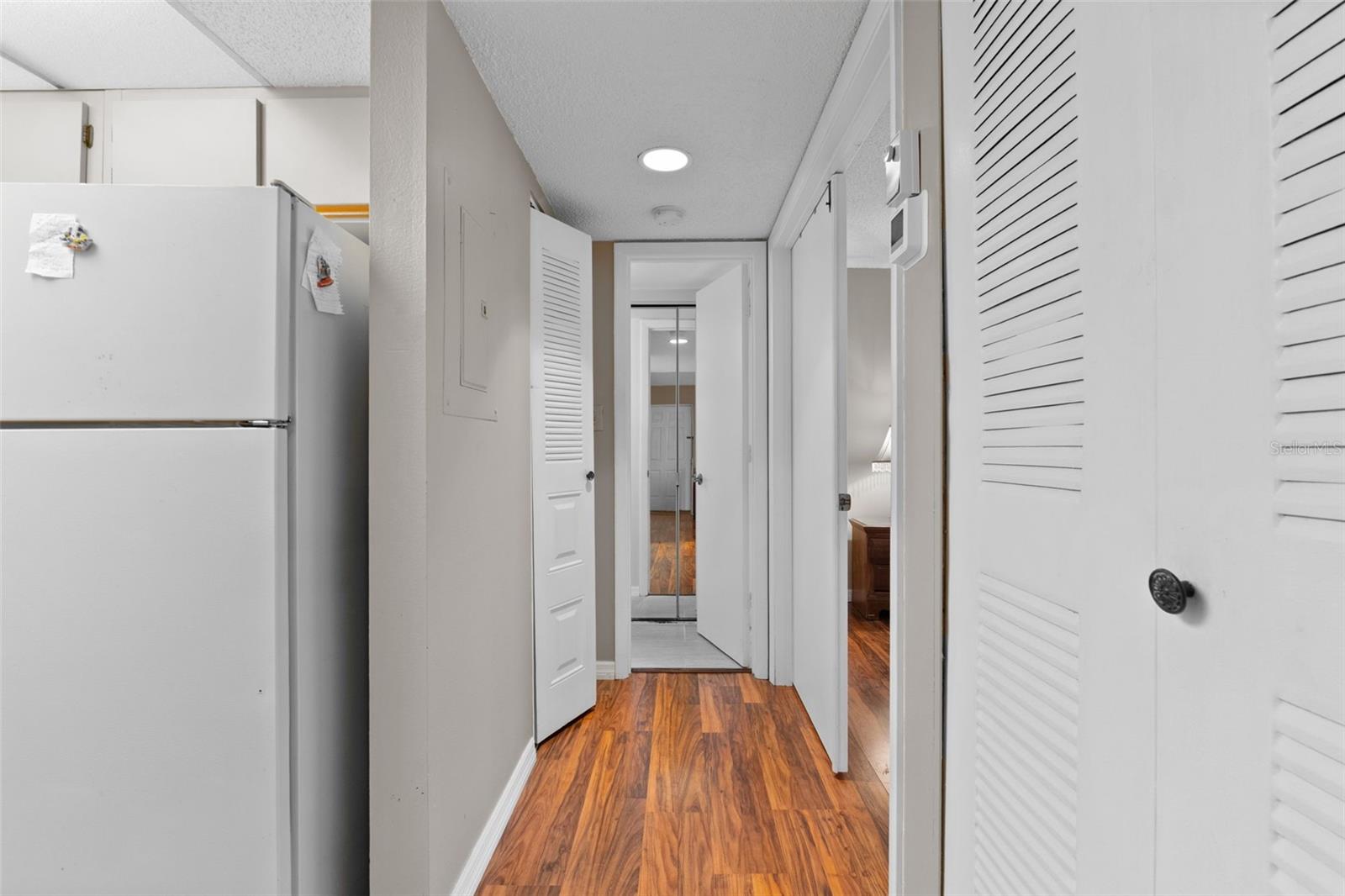 Image 17 of 36 For 19505 Quesada Avenue S208