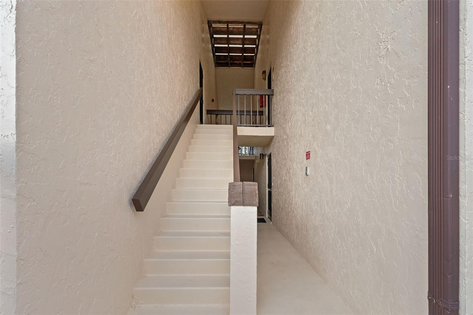 Image 3 of 36 For 19505 Quesada Avenue S208