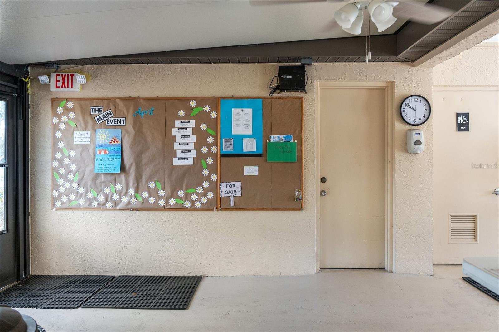 Image 33 of 36 For 19505 Quesada Avenue S208