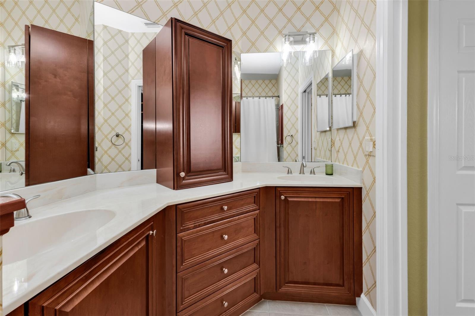 Image 21 of 44 For 17200 Acapulco Road 121