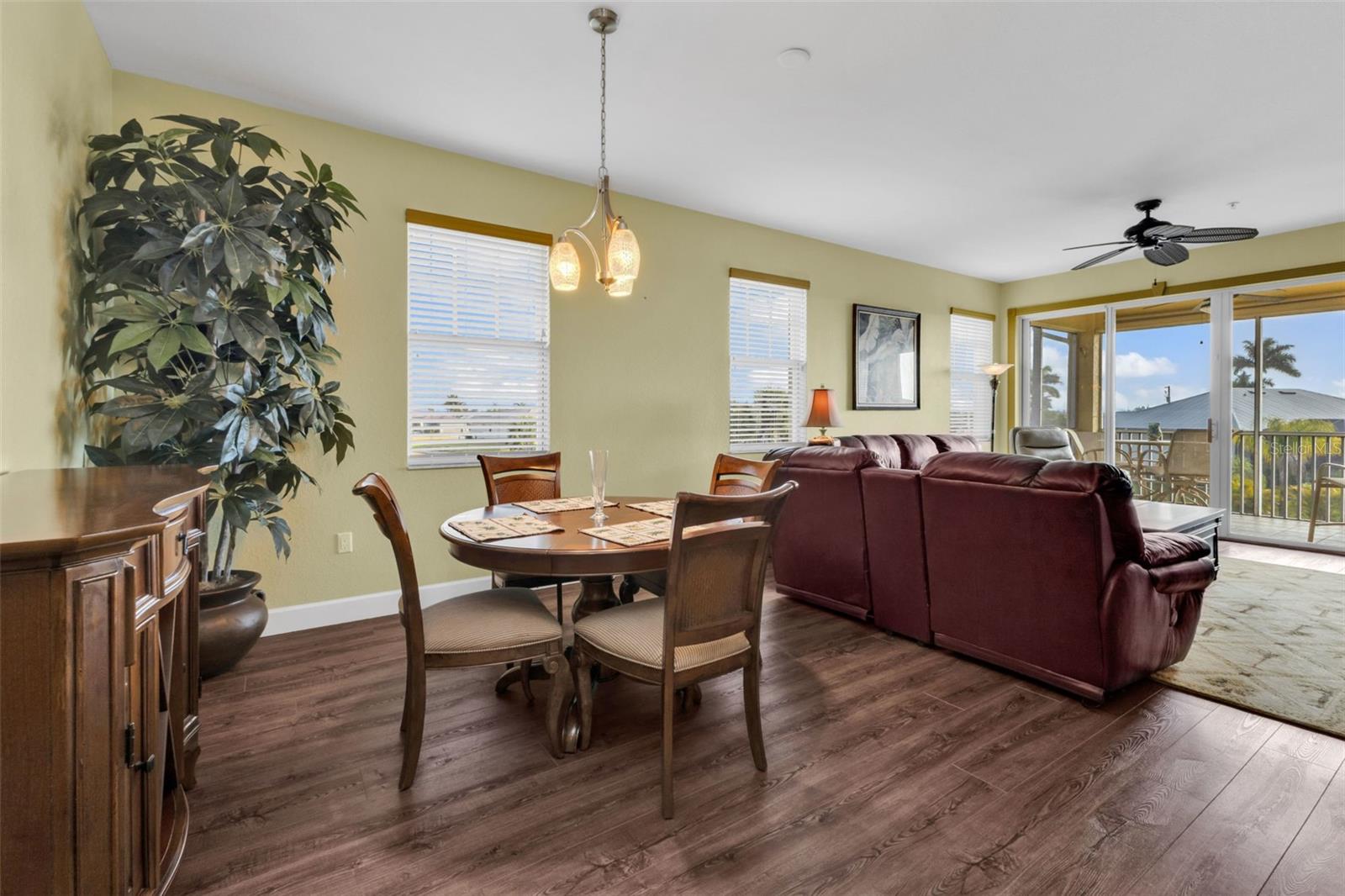 Image 7 of 44 For 17200 Acapulco Road 121