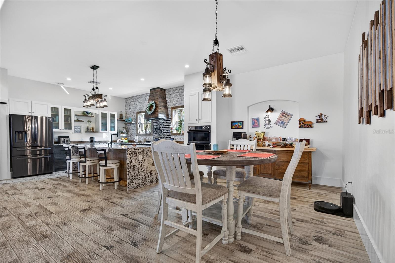 Image 19 of 51 For 2503 Digby Court