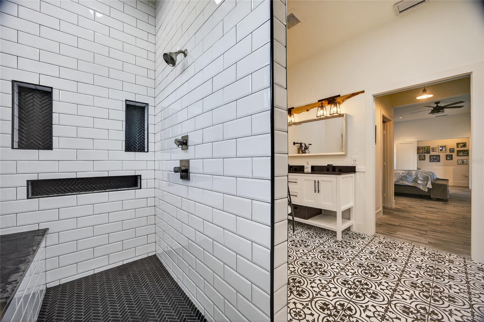 Image 23 of 51 For 2503 Digby Court