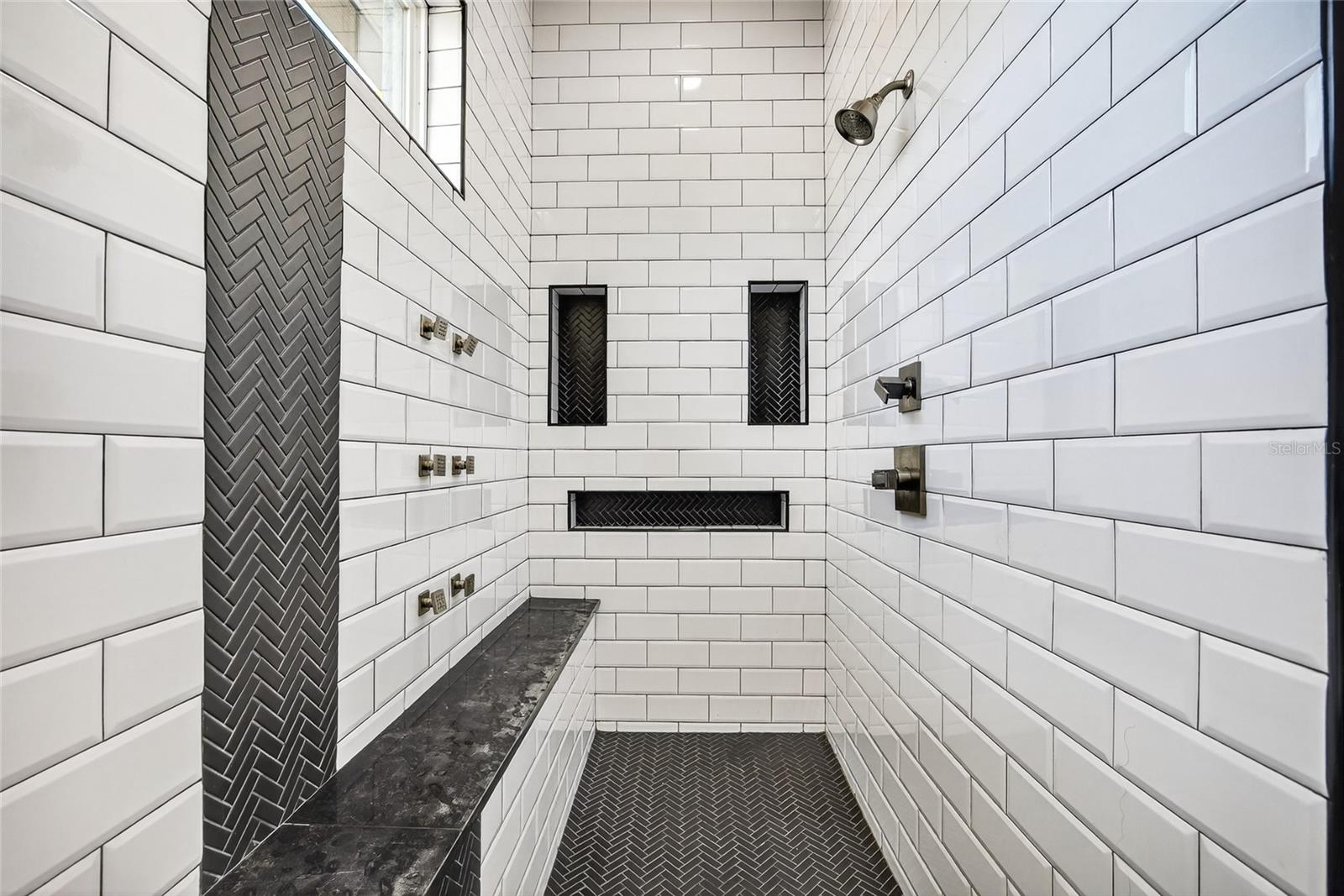 Image 24 of 51 For 2503 Digby Court