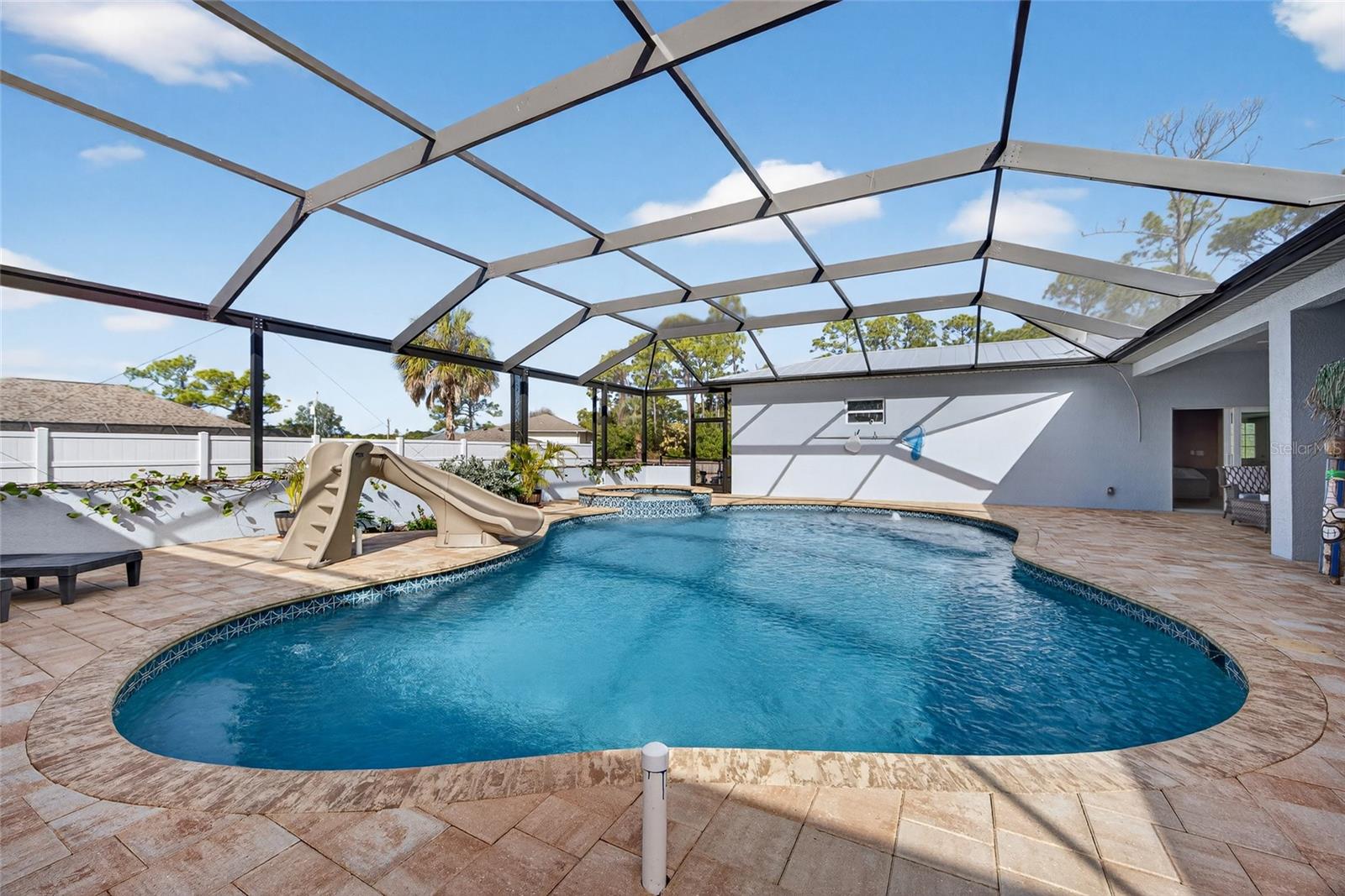 Image 30 of 51 For 2503 Digby Court