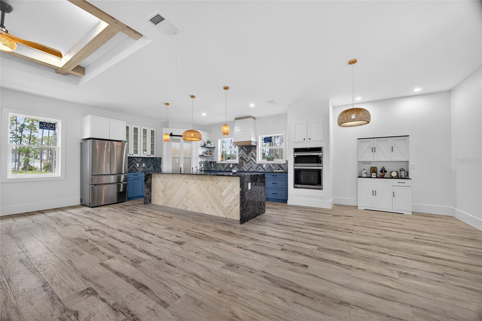 Image 10 of 43 For 14192 Riseley Avenue