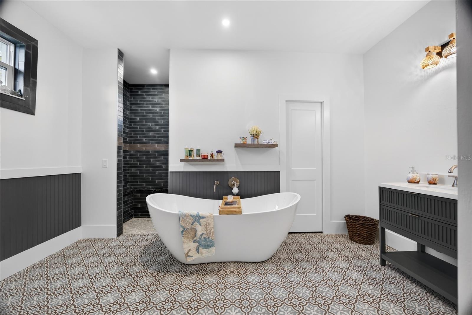 Image 16 of 43 For 14192 Riseley Avenue