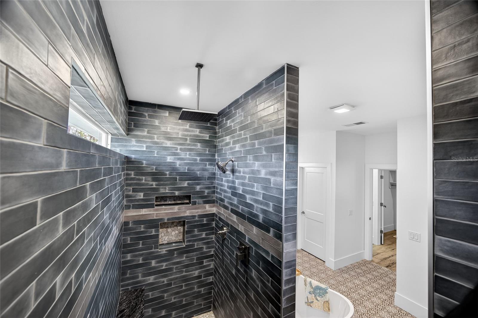 Image 18 of 43 For 14192 Riseley Avenue