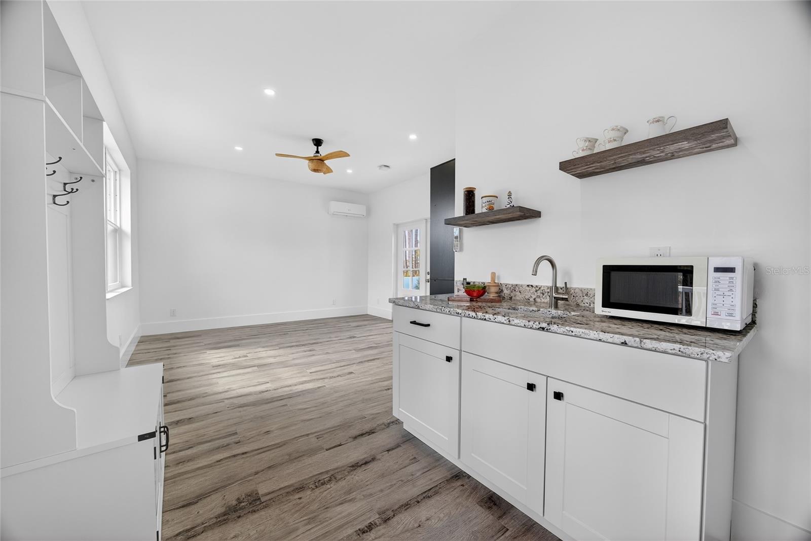 Image 25 of 43 For 14192 Riseley Avenue