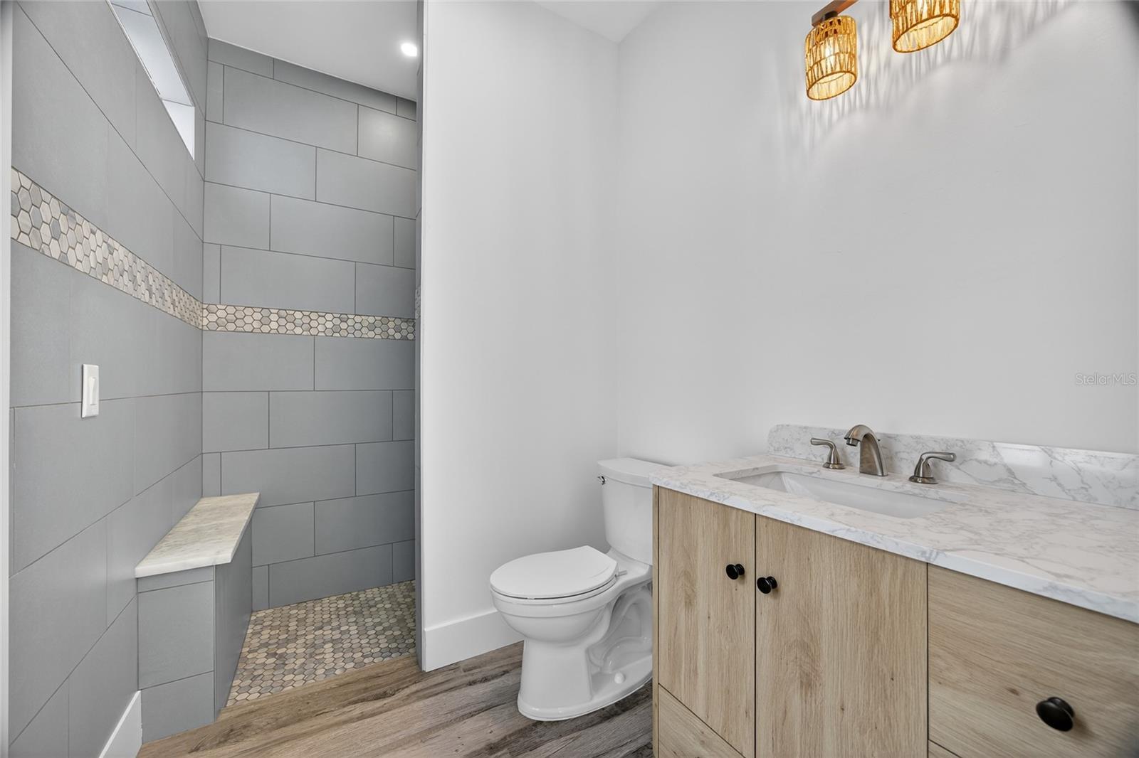 Image 26 of 43 For 14192 Riseley Avenue