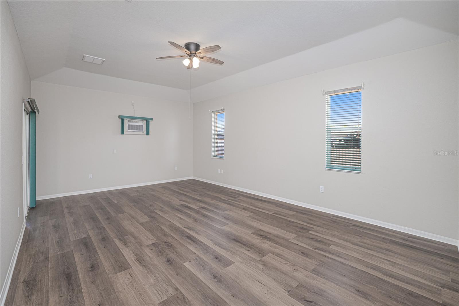 Image 17 of 53 For 1345 Sheehan Boulevard