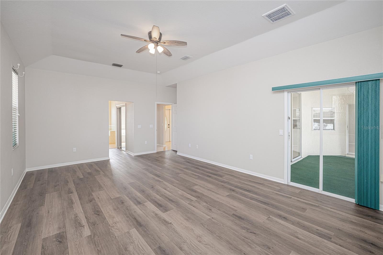 Image 18 of 53 For 1345 Sheehan Boulevard