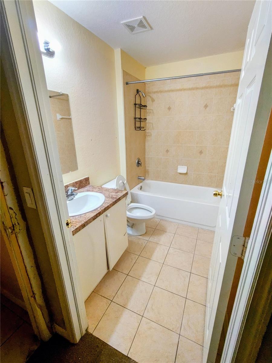 Image 27 of 35 For 4545-4547 26th Street Sw