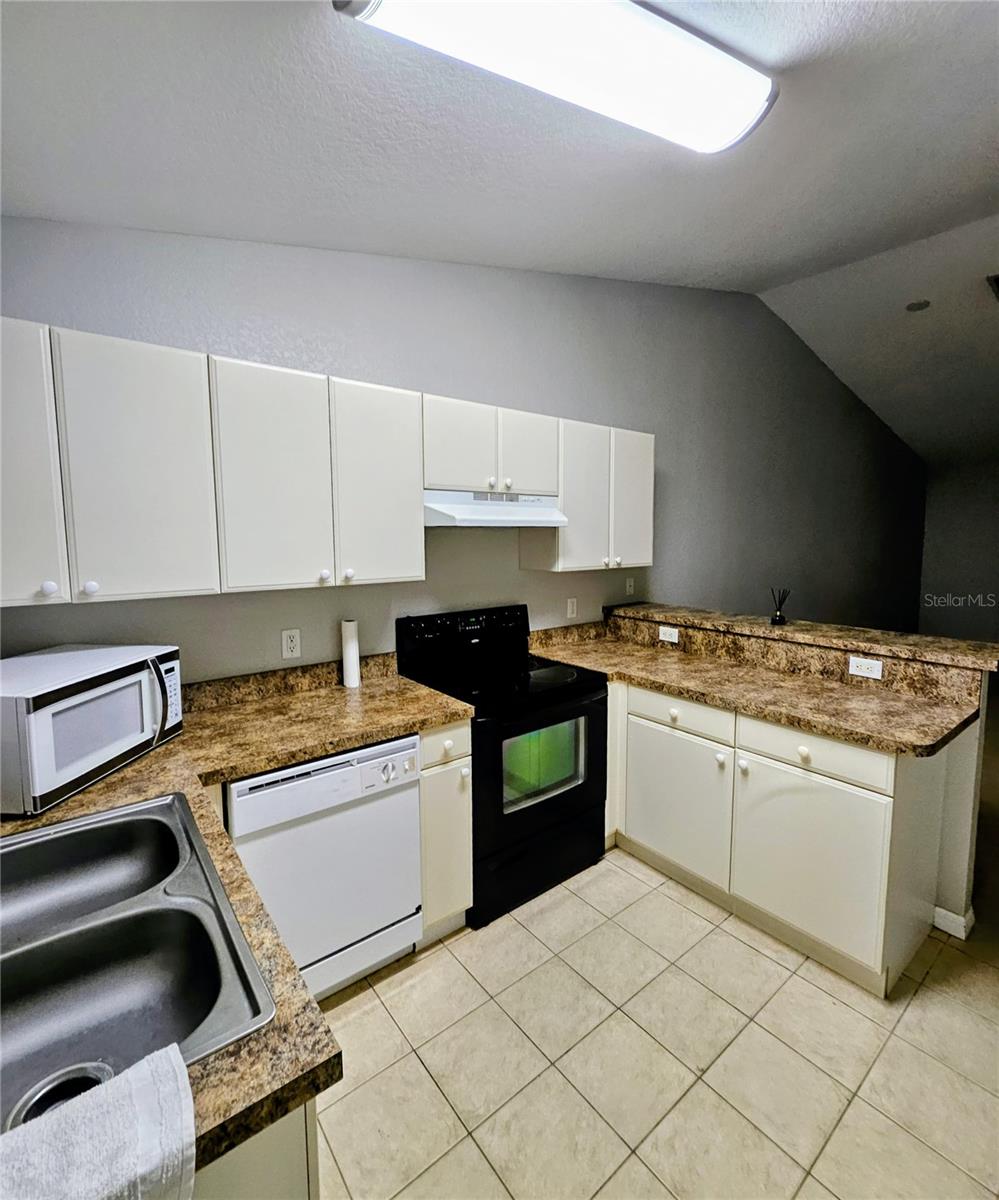 Image 5 of 35 For 4545-4547 26th Street Sw