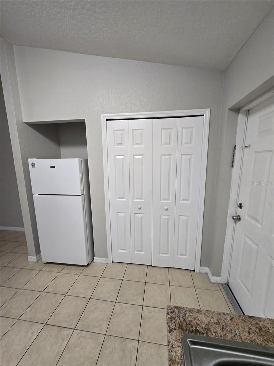 Image 7 of 35 For 4545-4547 26th Street Sw