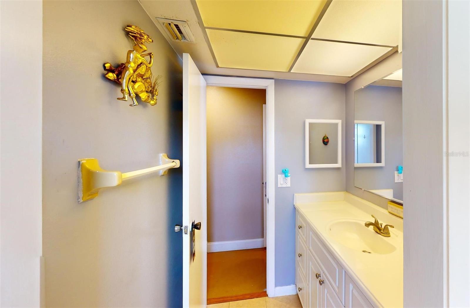 Image 19 of 41 For 2320 Alton Road