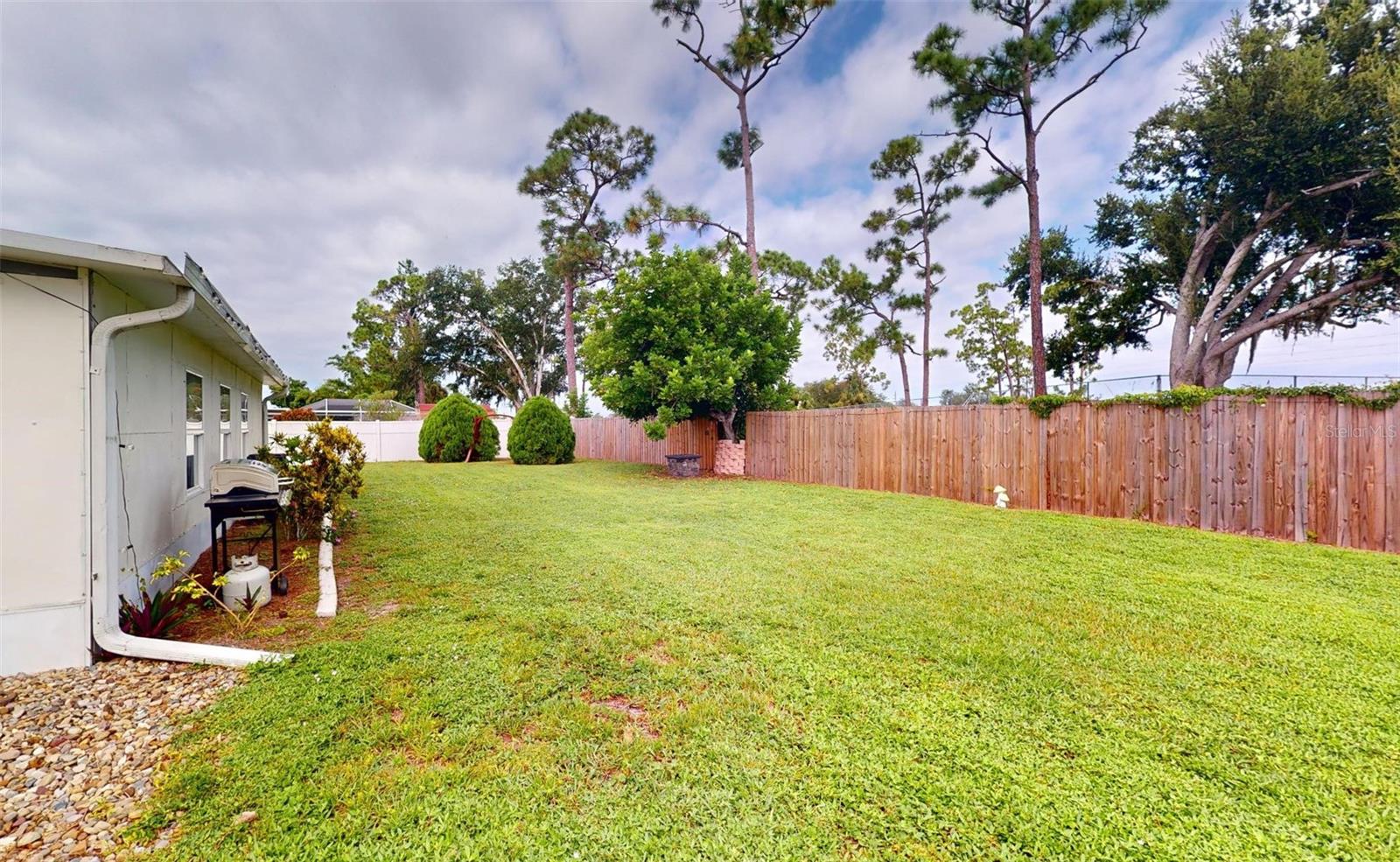 Image 34 of 41 For 2320 Alton Road