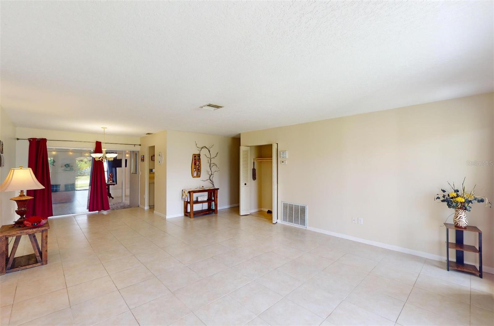 Image 8 of 41 For 2320 Alton Road