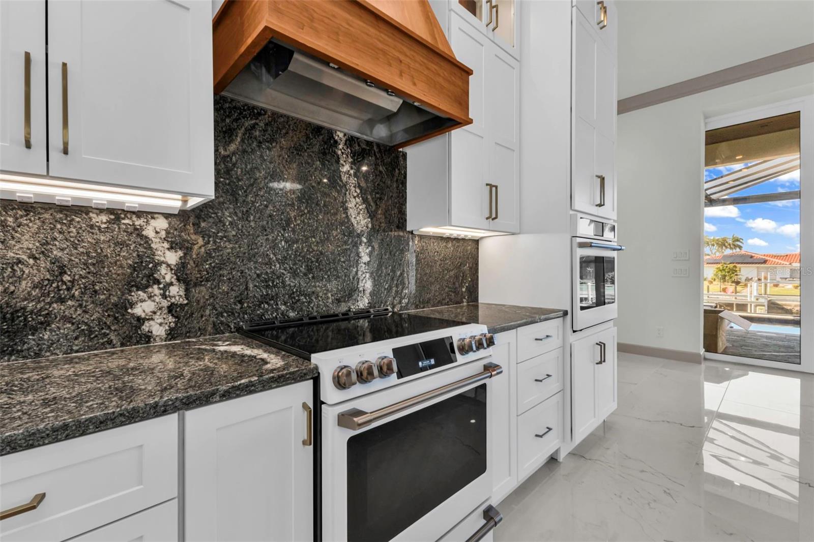 Image 9 of 56 For 735 Santa Margerita Lane