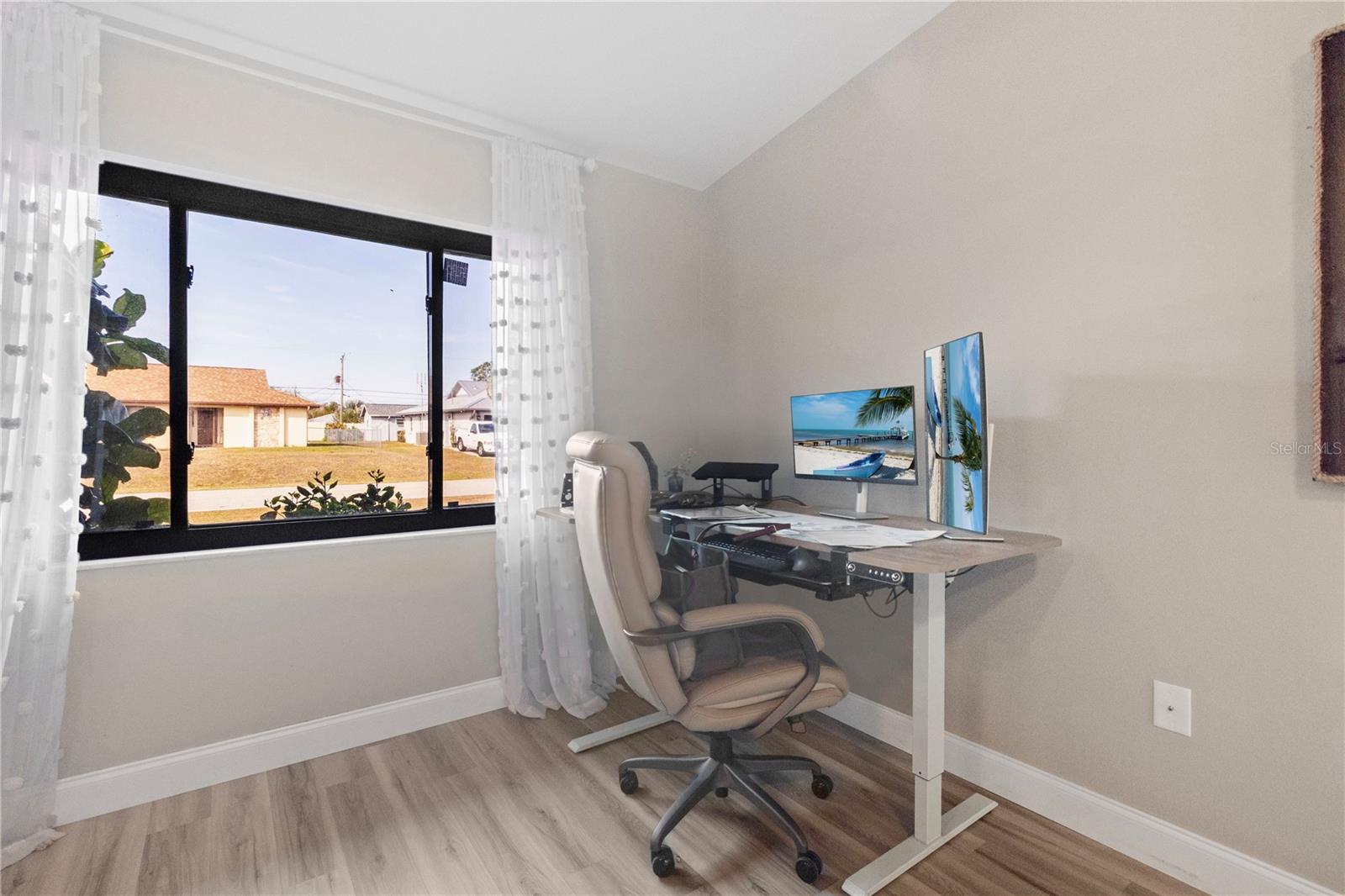 Listing photo id 10 for 7234 Mamouth Street