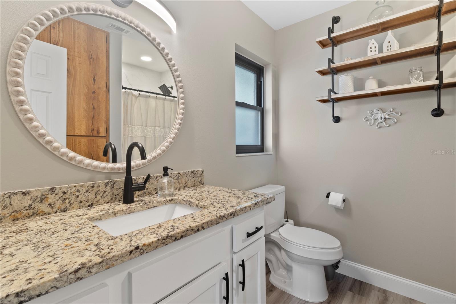 Listing photo id 20 for 7234 Mamouth Street