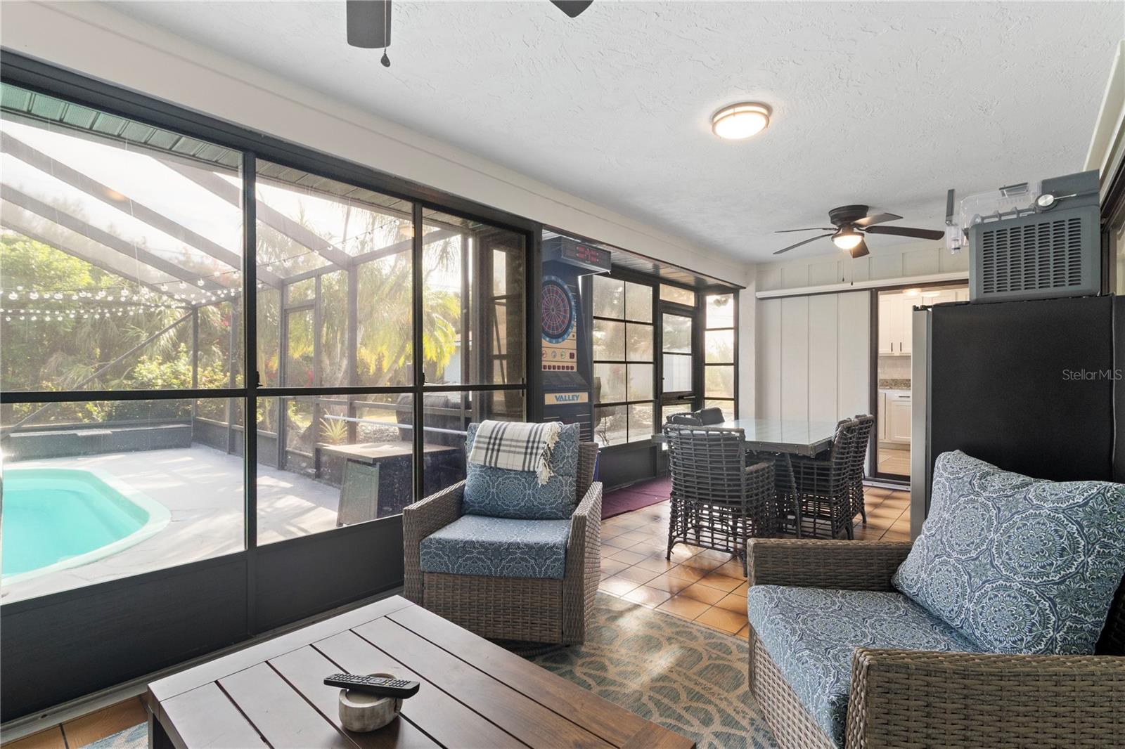 Listing photo id 23 for 7234 Mamouth Street