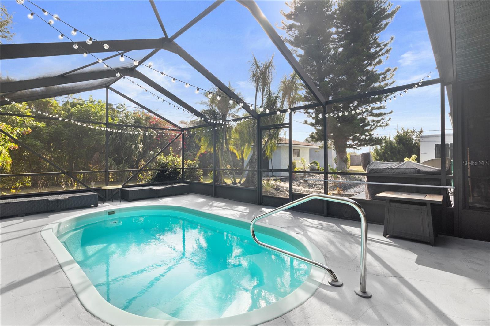 Listing photo id 26 for 7234 Mamouth Street