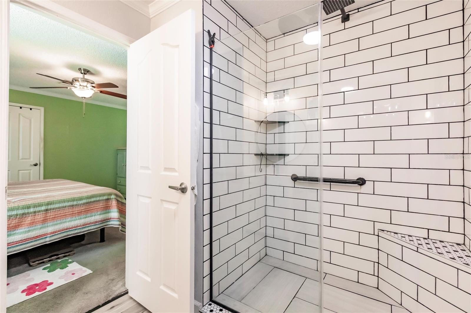 Image 12 of 40 For 21 Rotterdam Drive