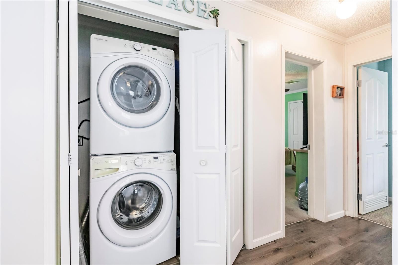 Image 16 of 40 For 21 Rotterdam Drive