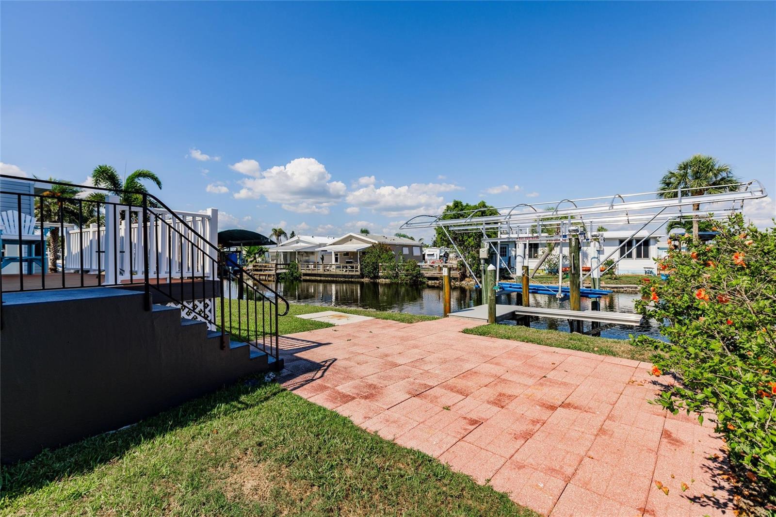 Image 22 of 40 For 21 Rotterdam Drive