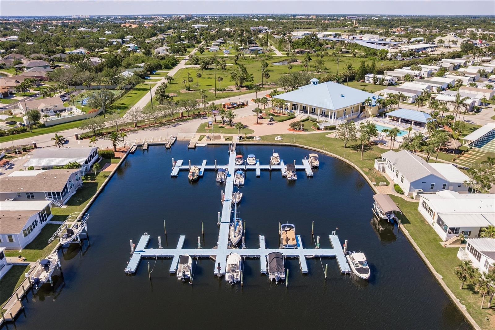 Image 37 of 40 For 21 Rotterdam Drive