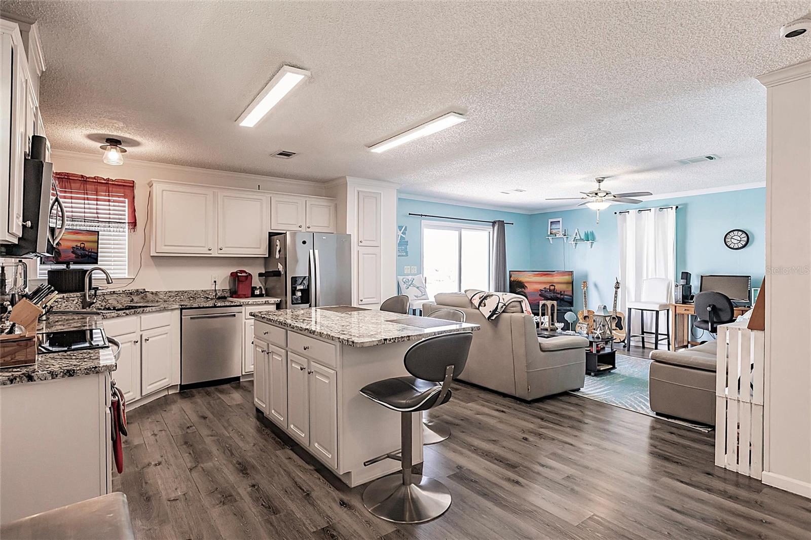 Image 4 of 40 For 21 Rotterdam Drive