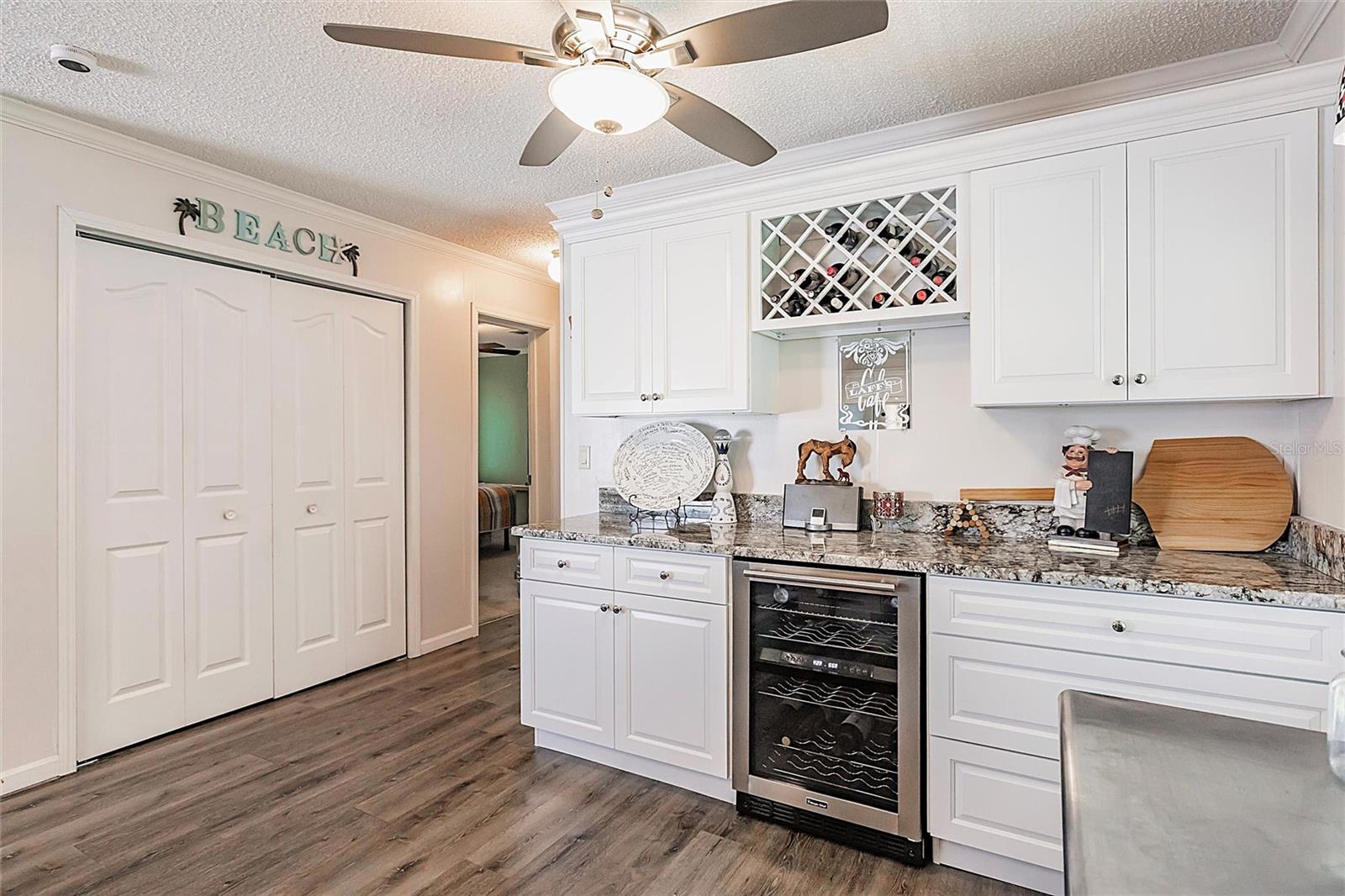 Image 8 of 40 For 21 Rotterdam Drive