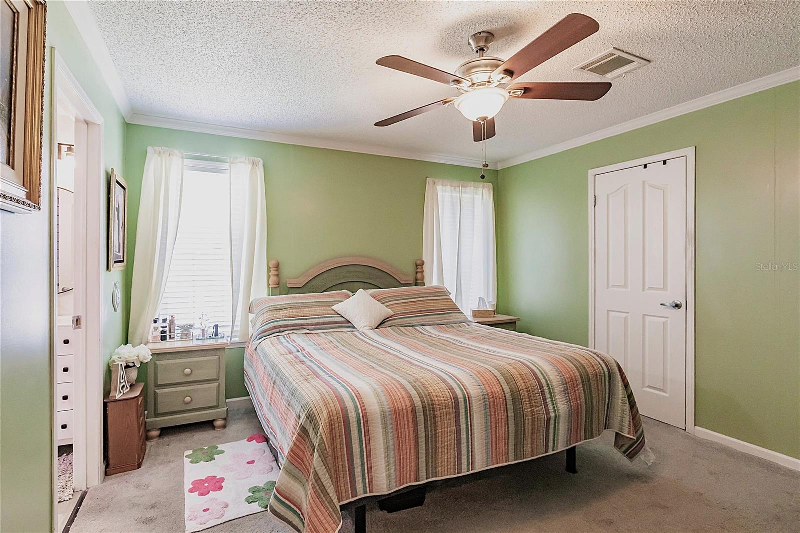 Image 9 of 40 For 21 Rotterdam Drive