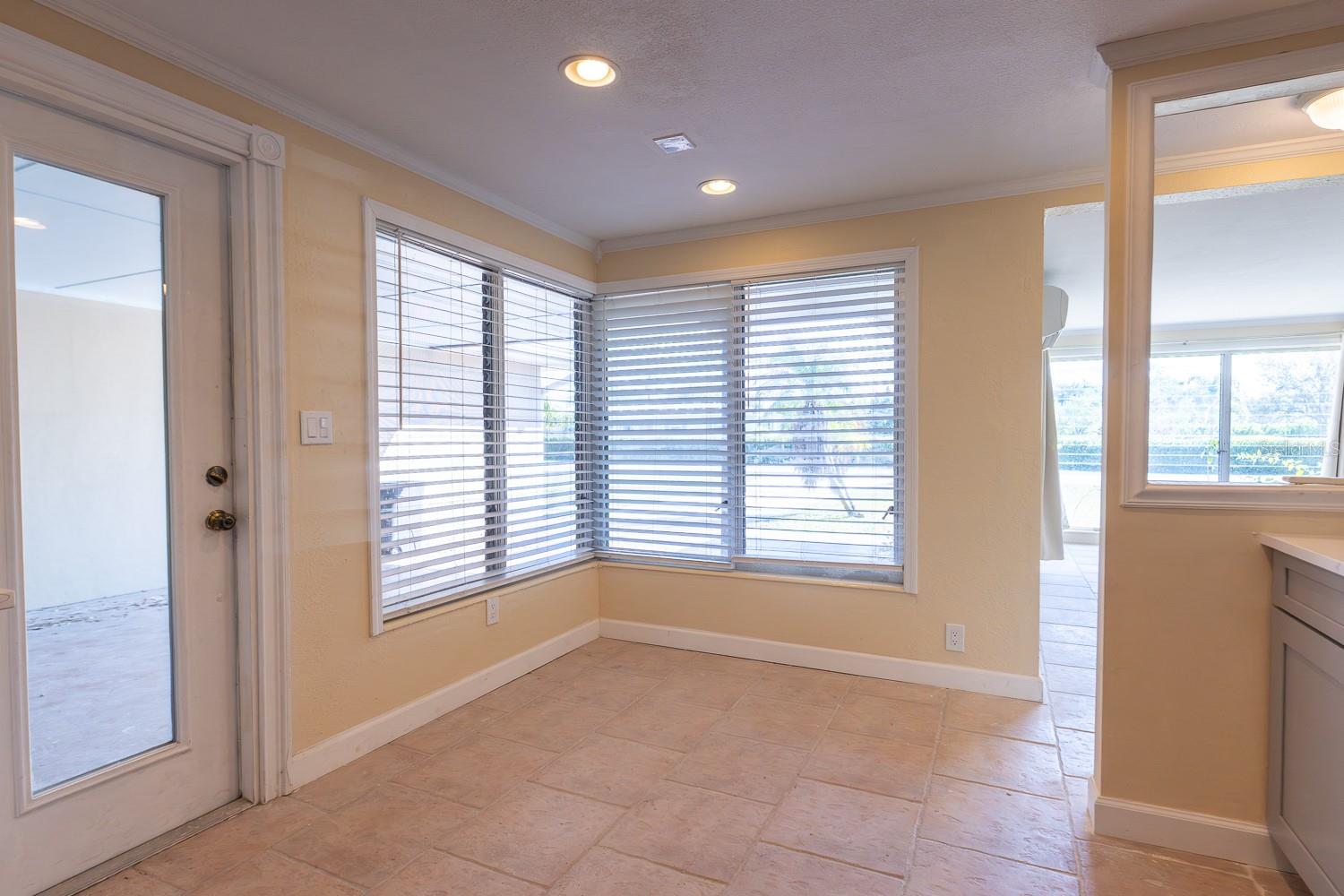 Image 13 of 29 For 410 Charlotte Avenue