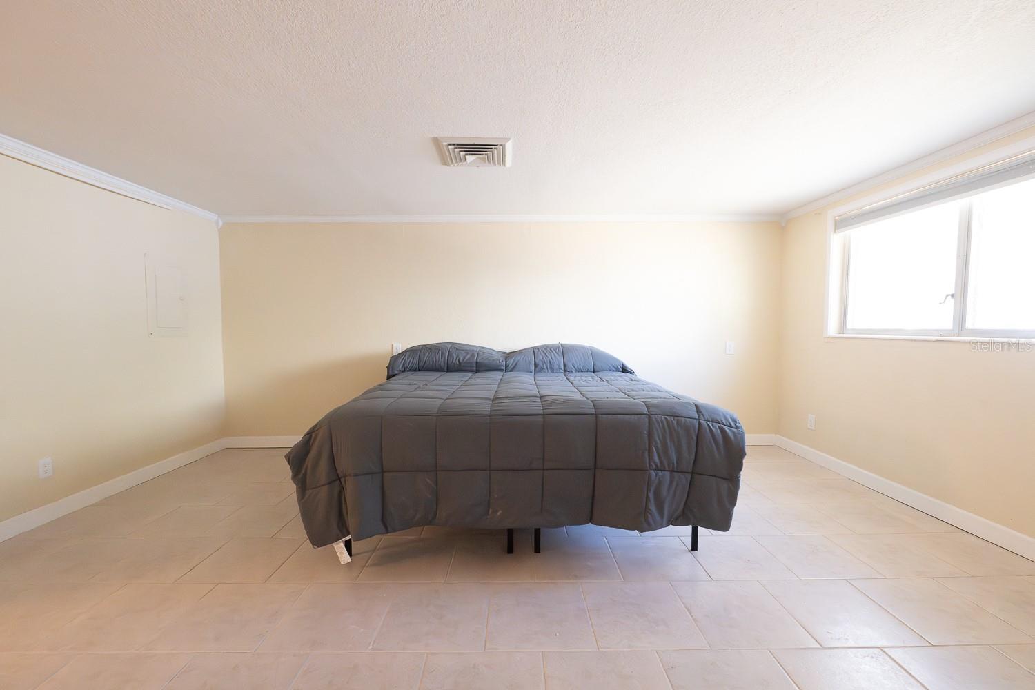 Image 19 of 29 For 410 Charlotte Avenue