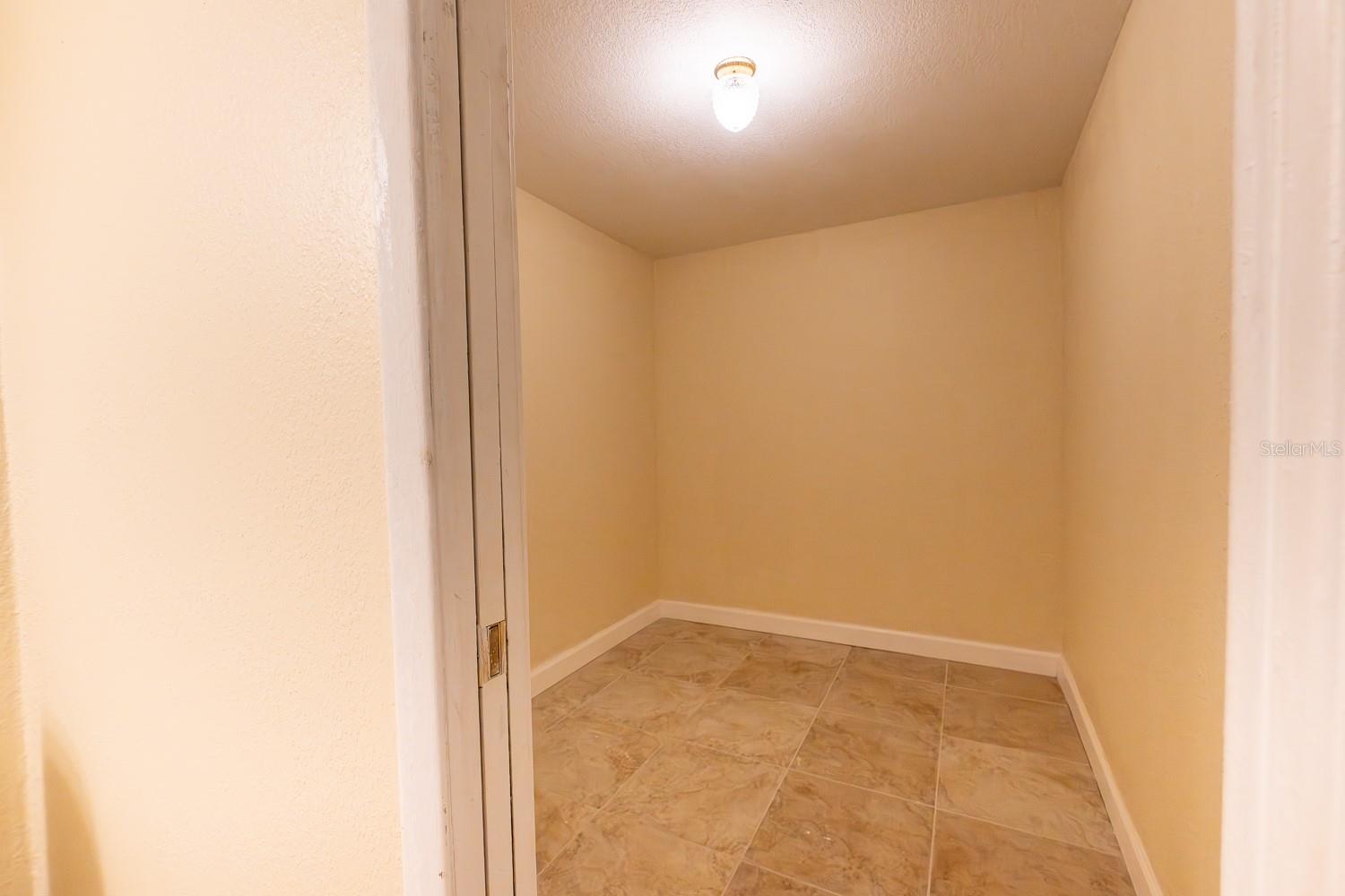 Image 23 of 29 For 410 Charlotte Avenue