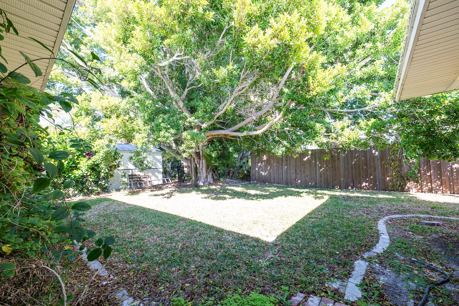 Image 28 of 29 For 410 Charlotte Avenue