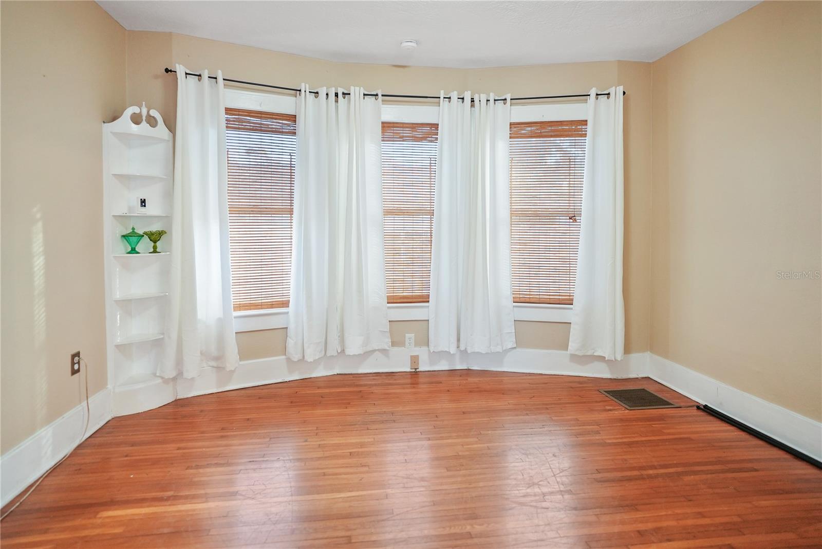 Image 16 of 28 For 1013 Magnolia Drive