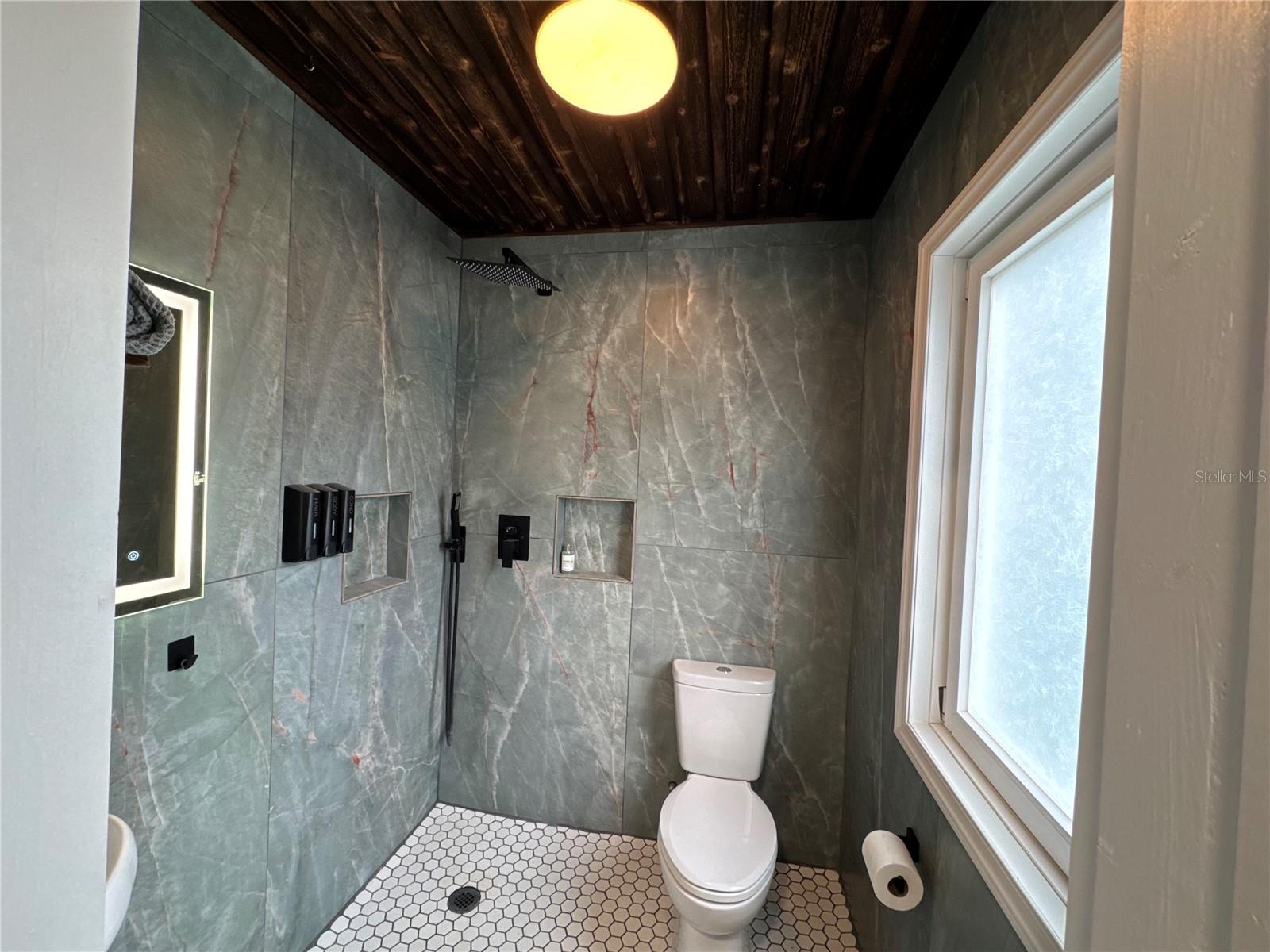 Image 26 of 28 For 1013 Magnolia Drive